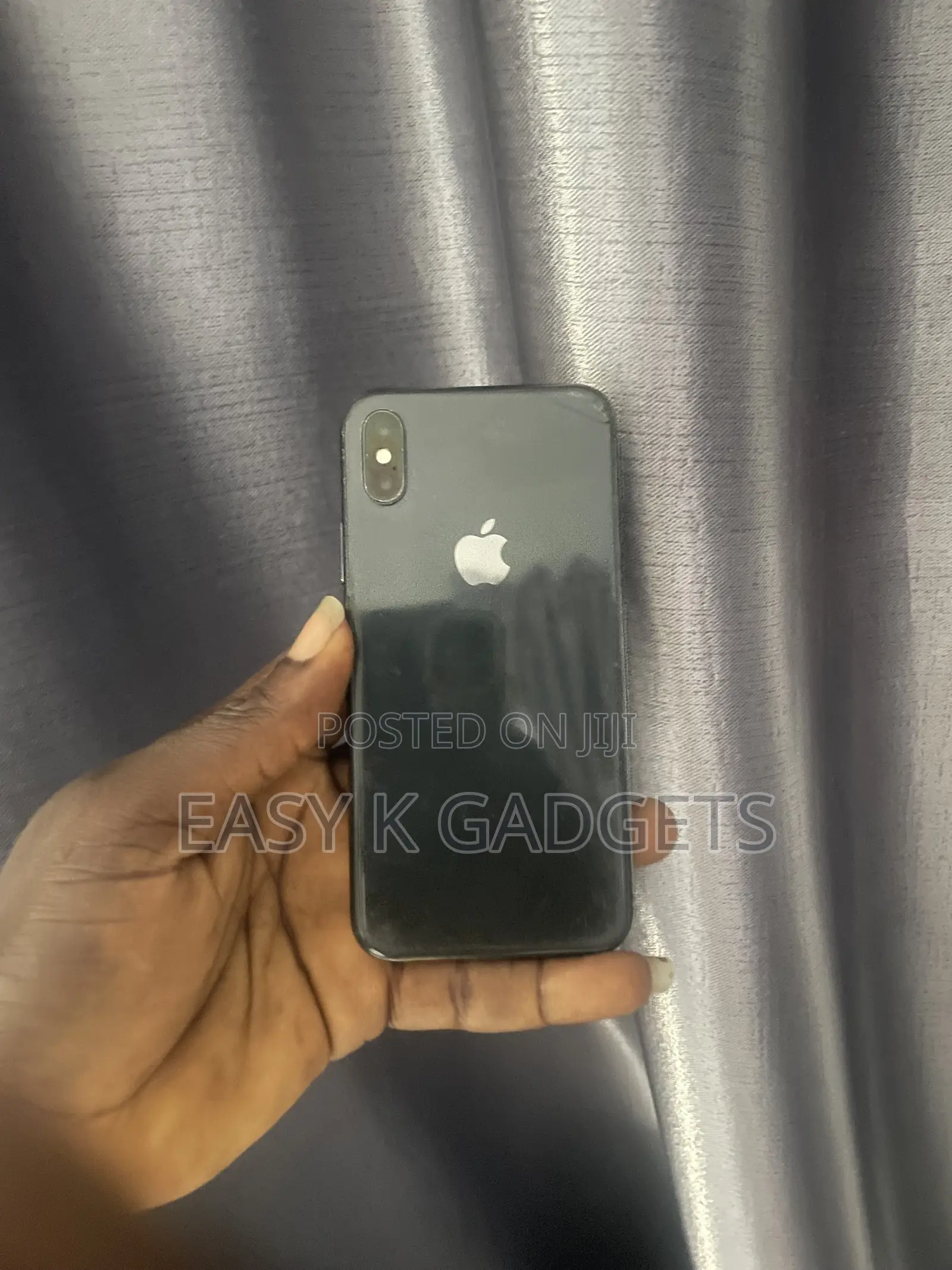 Apple iPhone X 64 GB Red