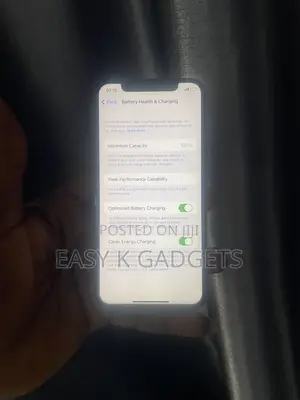 Apple iPhone X 64 GB Red