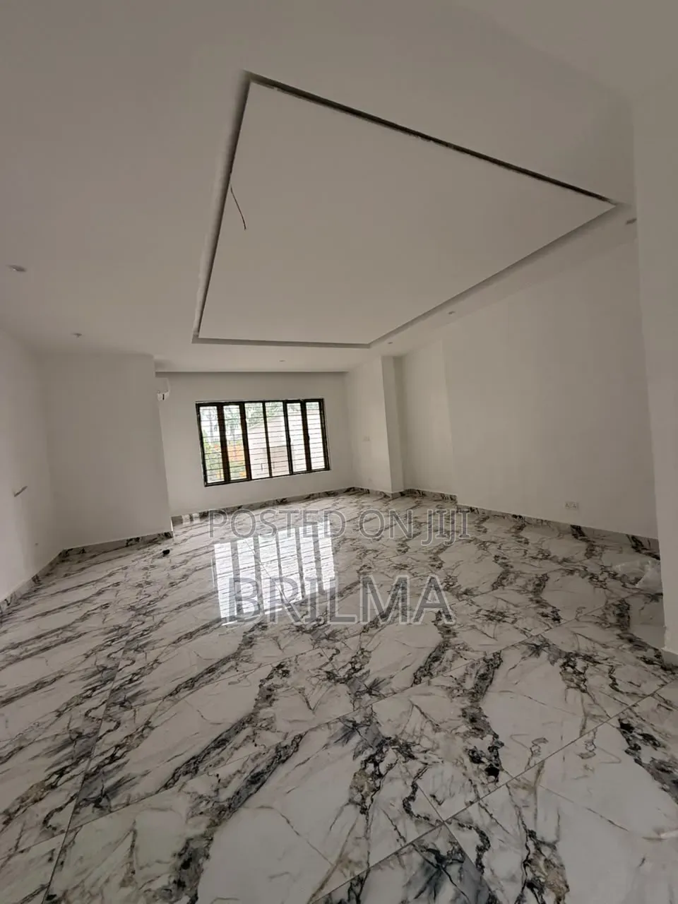 Shops/Office Space in Wuse 2 for Sale