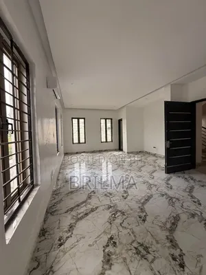 Shops/Office Space in Wuse 2 for Sale