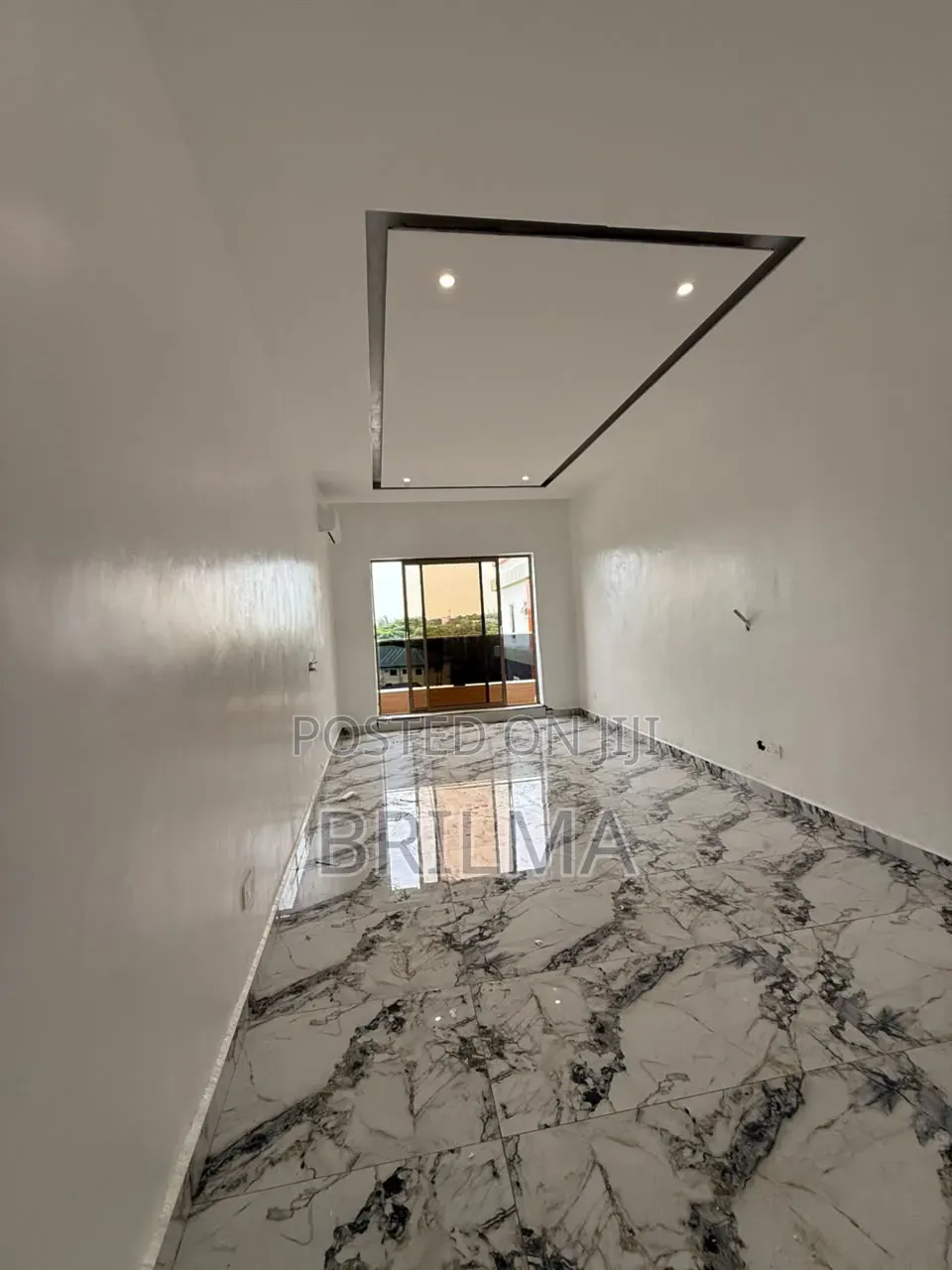 Shops/Office Space in Wuse 2 for Sale