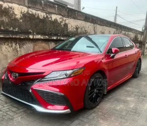 Toyota Camry XSE 2021 Red