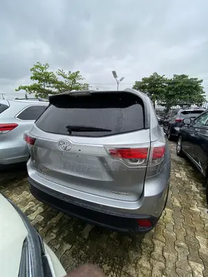 Toyota Highlander Limited V6 4x2 (3.5L 6cyl 6A) 2016 Silver