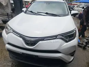Toyota RAV4 2017 White