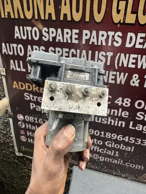 Toyota Venza 2013 ABS Brake Pump for Sale