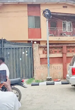 3bdrm Block of Flats in Bayo Oyewale Off Ago for sale