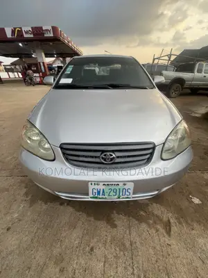 Toyota Corolla LE 2004 Silver