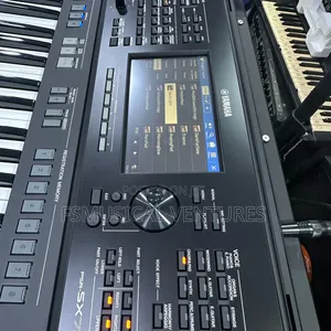 Yamaha Electroinc Keyboard PSR-SX720