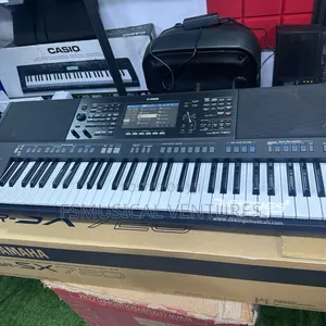 Yamaha Electroinc Keyboard PSR-SX720