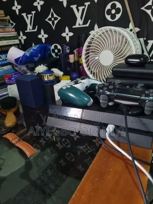 Play Station 4
