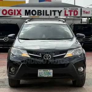 Toyota RAV4 XLE 4dr SUV (2.5L 4cyl 6A) 2014 Black