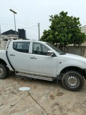 Mitsubishi L400 2009 White