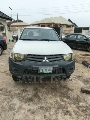 Mitsubishi L400 2009 White