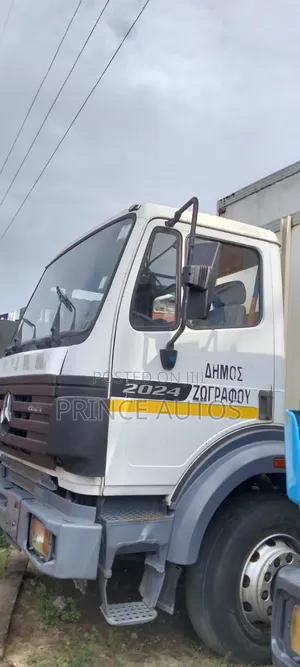 Mercedes Benz Truck 2025