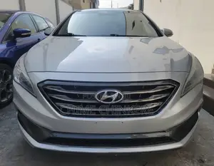 Hyundai Sonata Limited 4dr Sedan (2.4L 4cyl 6A) 2015 Silver