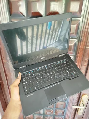 Laptop Dell Latitude E5440 4GB Intel Core i3 HDD+SSD 256GB