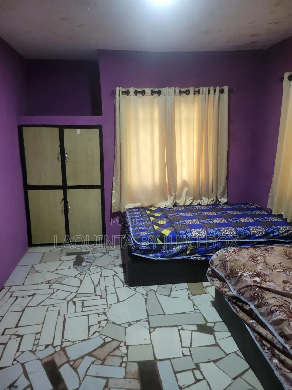 Female Shared Apartment / Hostel