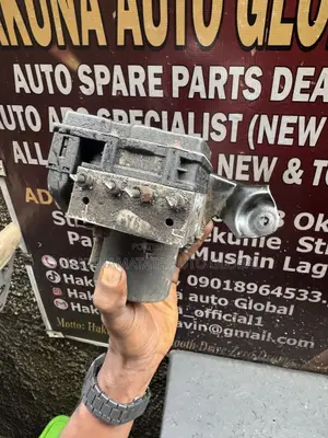 Toyota Venza 2011–2012 ABS Hydraulic Pump Assembly