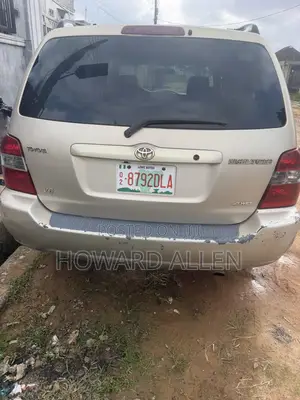 Toyota Highlander 2004 Gold
