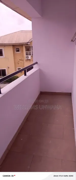 3bdrm Apartment in Kings Court Estate, Akowonjo for sale
