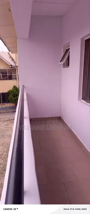 3bdrm Apartment in Kings Court Estate, Akowonjo for sale