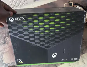 Xbox Series X 1tb, Two Controllers, 2cds