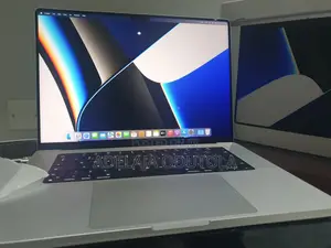 New Laptop Apple MacBook Pro 2021 M1 16GB Apple M1 Pro SSD 512GB