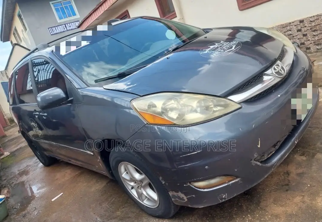Toyota Sienna 2005
