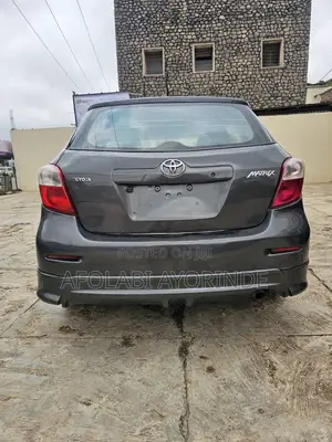 Toyota Matrix Hatchback FWD (1.8L 4cyl 5M) 2010 Gray