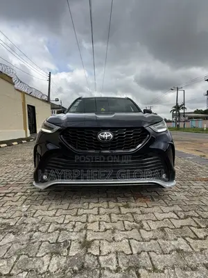 Toyota Highlander XSE 2021 Blue