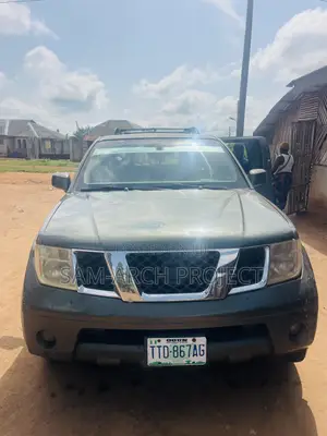 Nissan Pathfinder 2006 Green