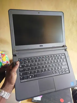 Laptop Dell 4GB HDD 320GB