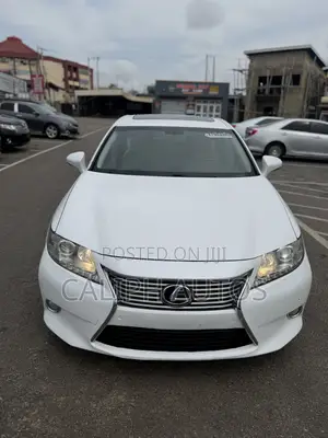 Lexus ES 350 FWD 2013 White
