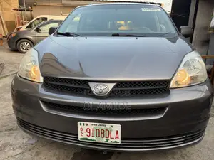 Toyota Sienna LE AWD (3.3L V6 5A) 2004 Gray