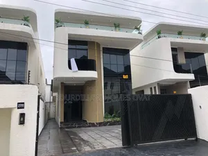 5bdrm Duplex in Harris Drive By Vgc for rent