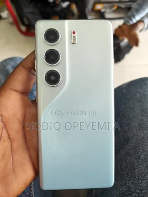 Tecno Camon 40 Pro 4G 256 GB Blue