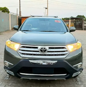 Toyota Highlander 2012 Green