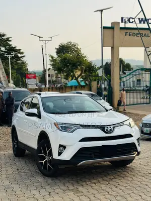 Toyota RAV4 SE 4dr SUV AWD (2.5L 4cyl 6A) 2018 White