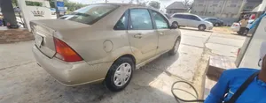 Ford Focus 2006 Gold