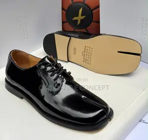 Leather Maison Margiela Tabi Split Toe Lace Up Shoe