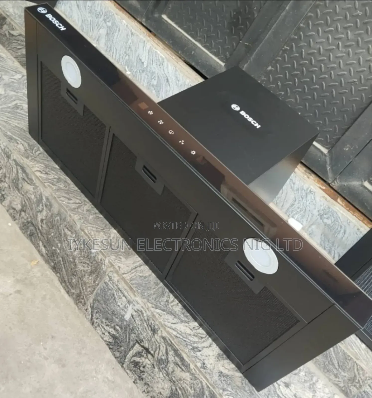 BOSCH 90CM T-Shape Black Color Automatic Smart Inverter Range Hood