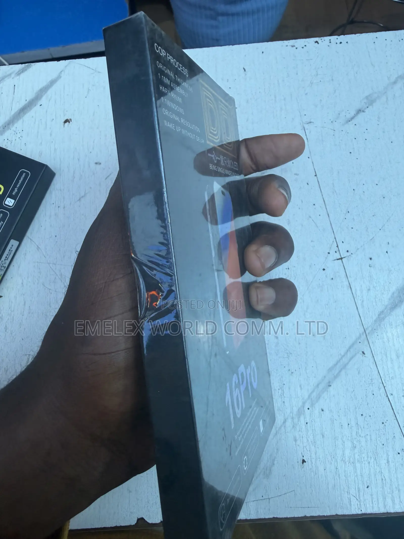 iPhone 16 Pro Screen