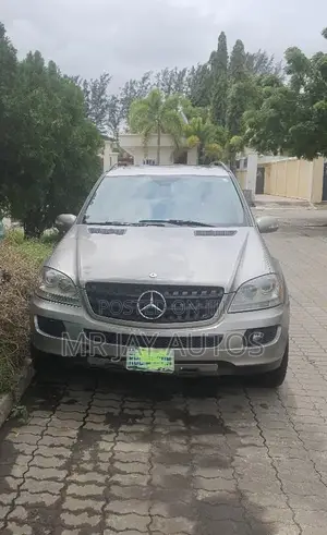 Mercedes-Benz M Class 2006 Gold