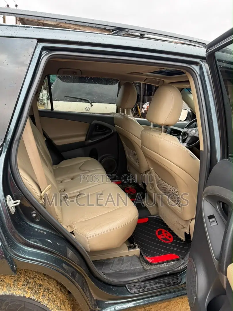 Toyota RAV4 2010 Blue