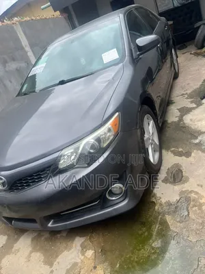 Toyota Camry SE 4dr Sedan (2.5L 4cyl 6A) 2013 Gray