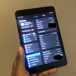 Apple iPad mini 4 64 GB Black
