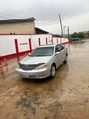 Toyota Camry XLE 4dr Sedan (2.4L 4cyl 4A) 2004 Silver