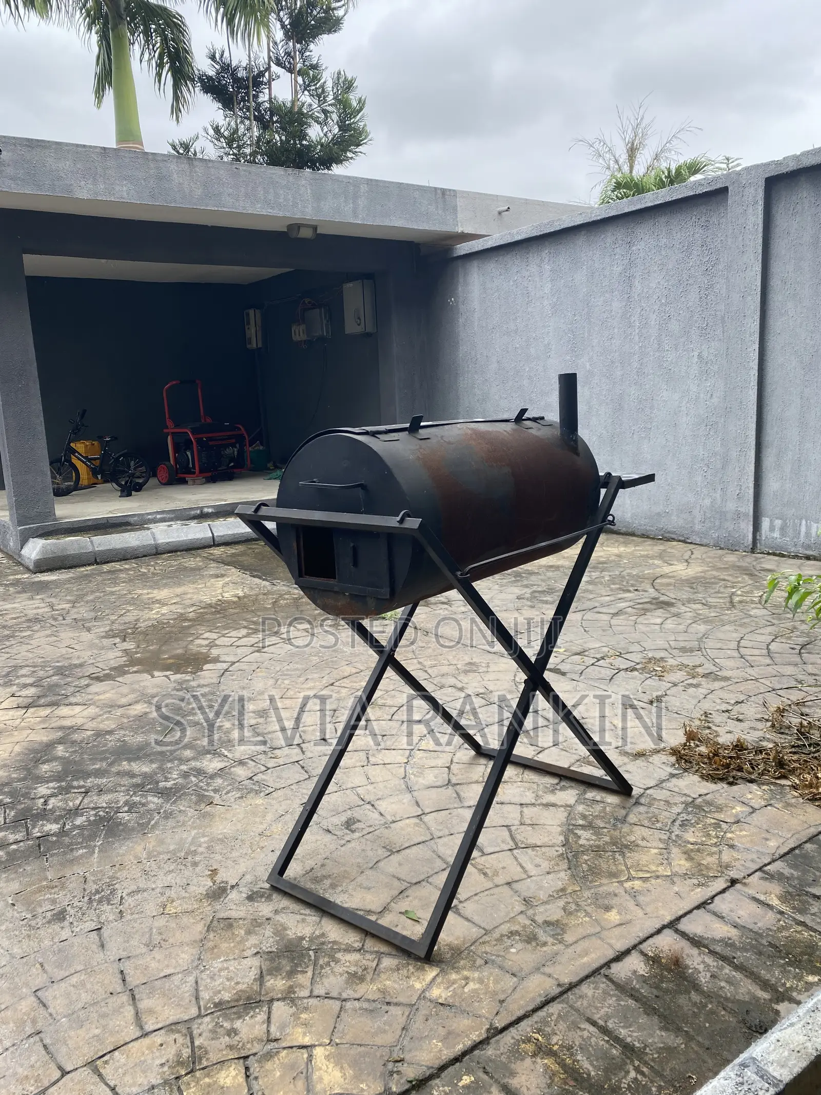 Outdoor BBQGrill (Uses Charcoal