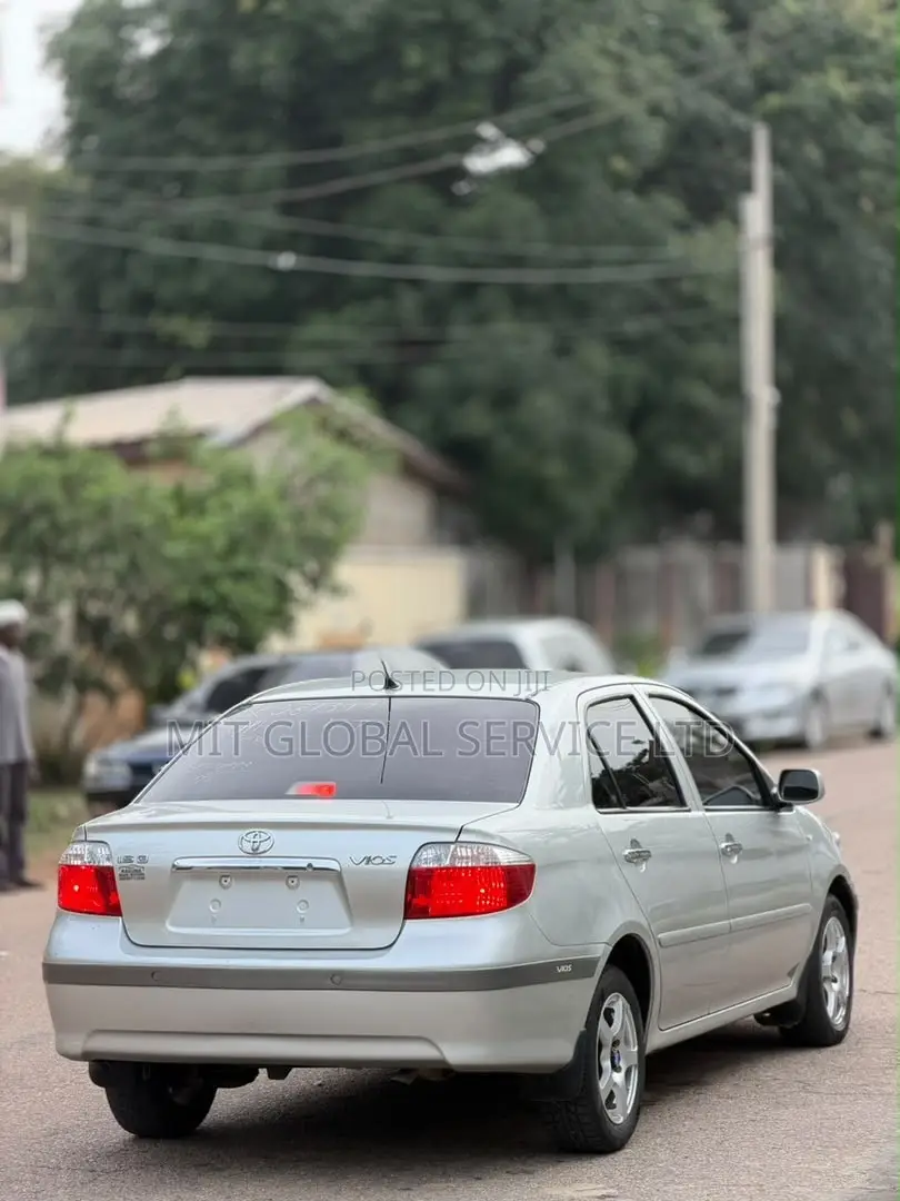 Toyota Vios 2004 Silver