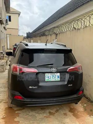 Toyota RAV4 XLE 4dr SUV AWD (2.5L 4cyl 6A) 2015 Black